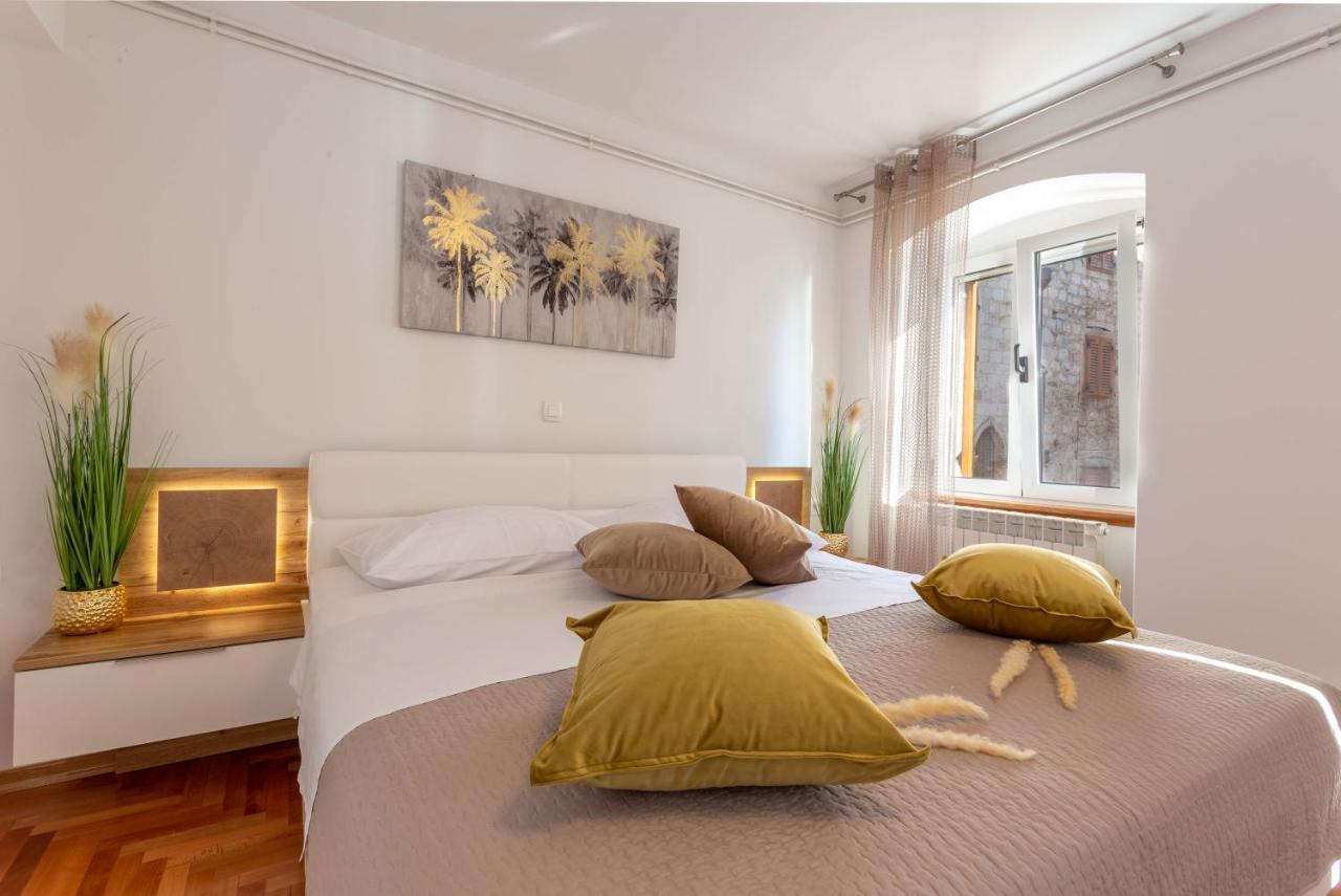 Deluxe Dreamy Room In The Center Of Hvar With Sea View Hvar Town Bagian luar foto