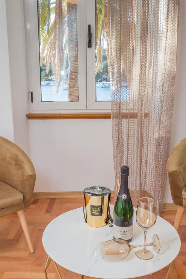 Deluxe Dreamy Room In The Center Of Hvar With Sea View Hvar Town Bagian luar foto