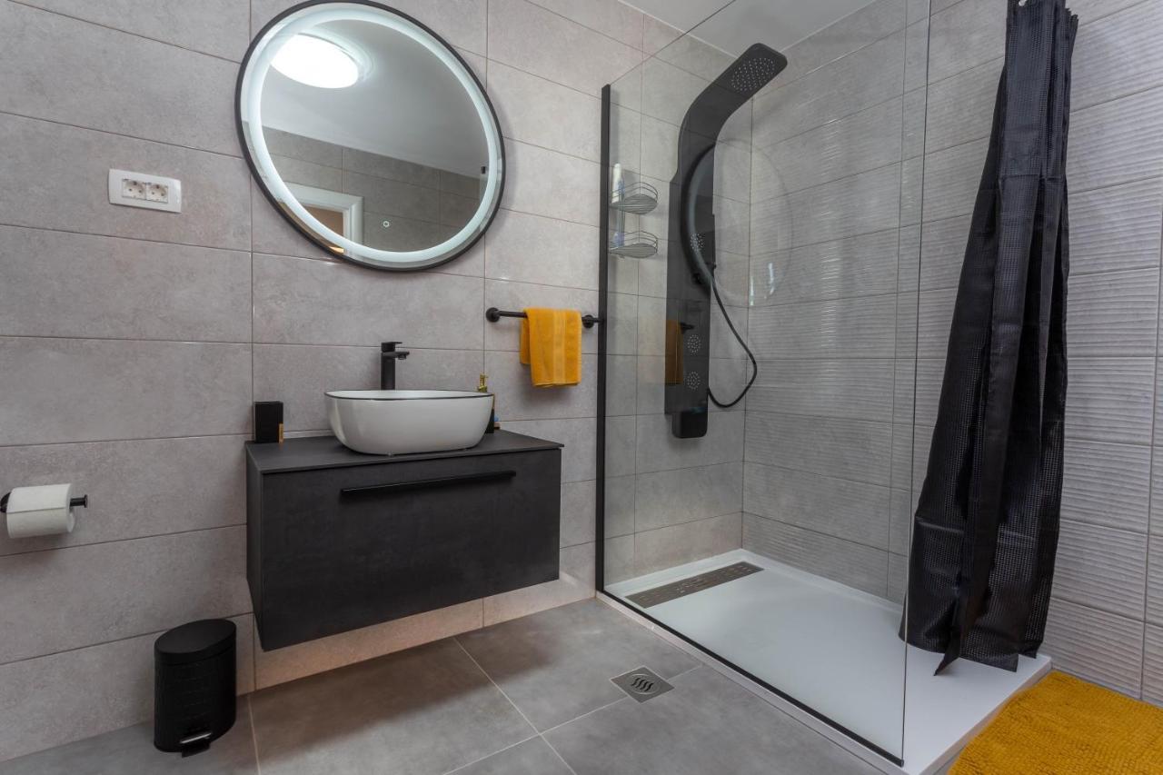 Deluxe Dreamy Room In The Center Of Hvar With Sea View Hvar Town Bagian luar foto