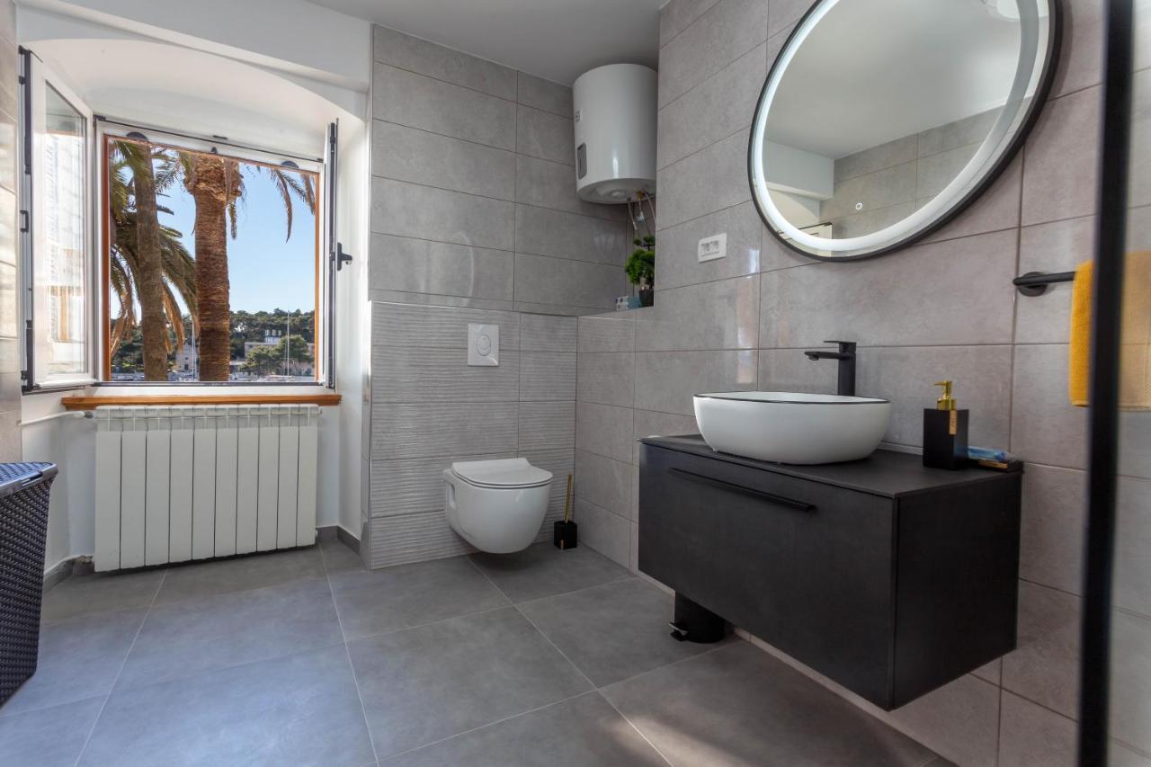 Deluxe Dreamy Room In The Center Of Hvar With Sea View Hvar Town Bagian luar foto