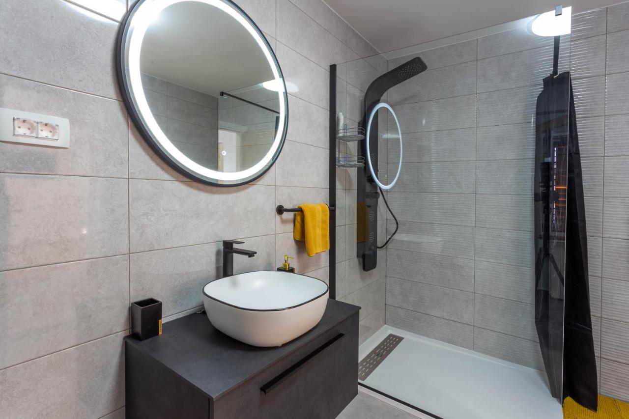 Deluxe Dreamy Room In The Center Of Hvar With Sea View Hvar Town Bagian luar foto